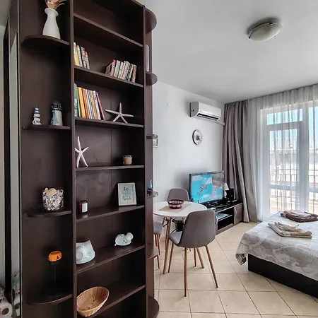 студио 17 Apartment *