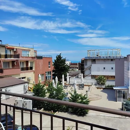 студио 17 Apartment